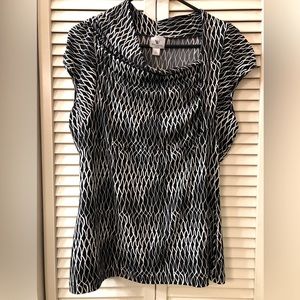 Women’s Large Black & White Worthington blouse.